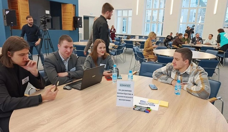 В Калуге состоялась стартовая сессия Молодежного парламента при областном Законодательном Собрании