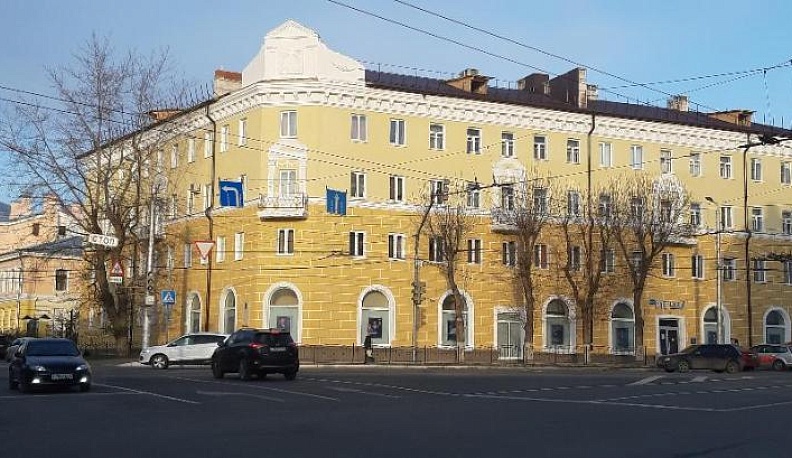 В Калуге ремонтируют фасады и крыши домов послевоенной постройки