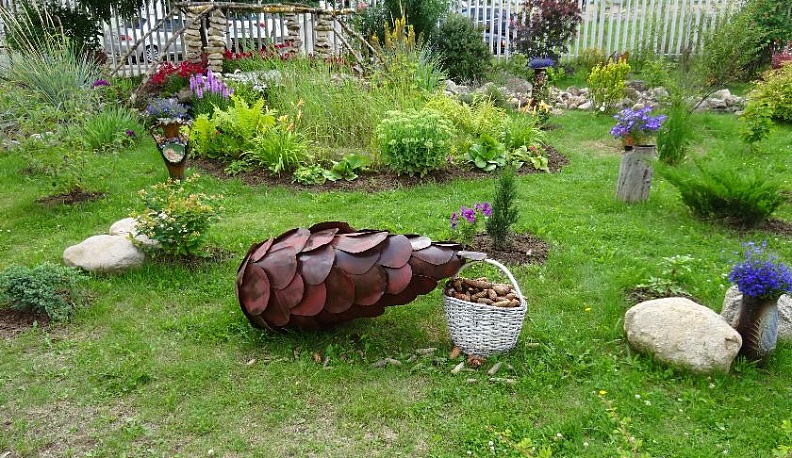 Долой безликость двора!