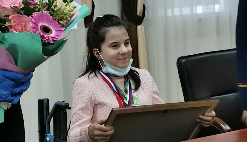 Юную калужанку наградили грамотой Председателя Следкома России