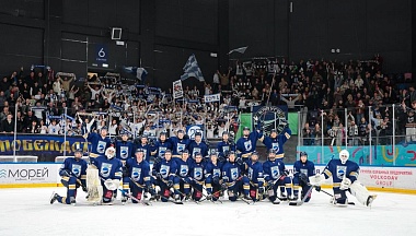 Калужские хоккеисты обыграли питерский «Тайфун»