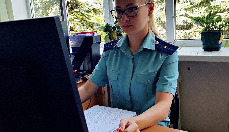 Приставы убедили женщину снести гараж в Кирове