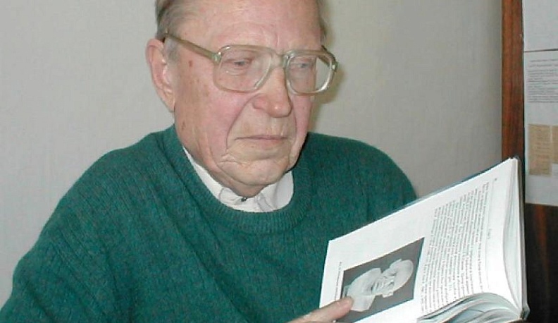 Памяти первых