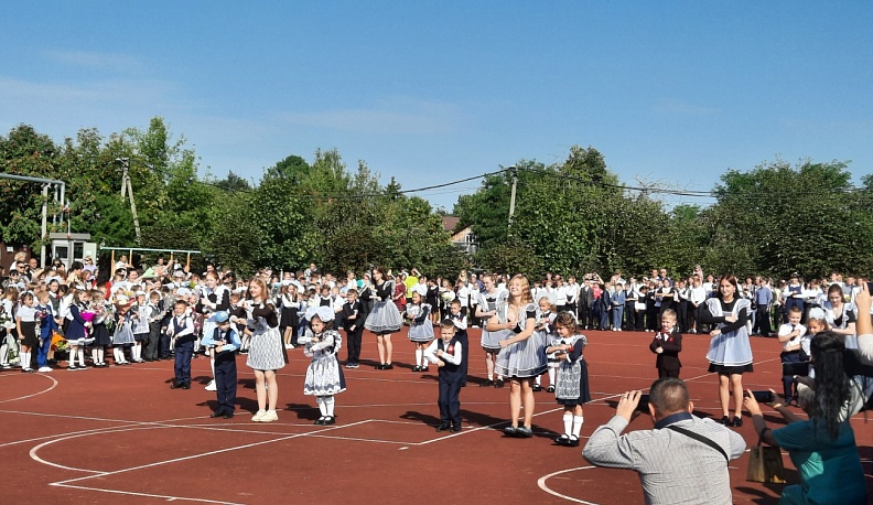 В День знаний в Сухиничском районе за школьные парты сели более 2 тысяч школьников