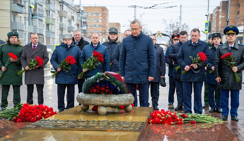 Героям – низкий поклон