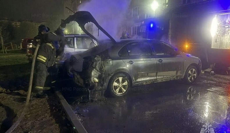 В Балабанове сгорела иномарка