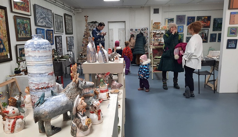 В Тарусе продолжается выставка «Зимняя сказка»