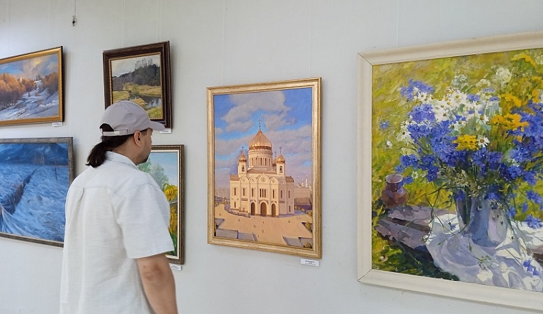 В Калуге представили выставку «Освещенные солнцем»