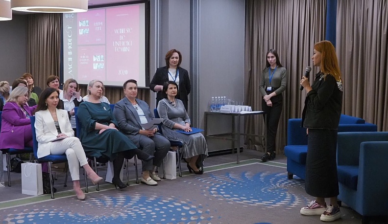 В Калуге начал работу межрегиональный женский форум «Она – Космос»