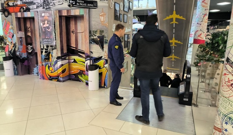 В обнинском ТРЦ «Атлас» с эскалатора упал 6-летний мальчик