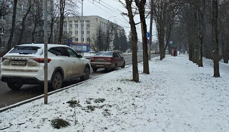 В Калуге убрали брошенный автомобиль после обращений в интернете