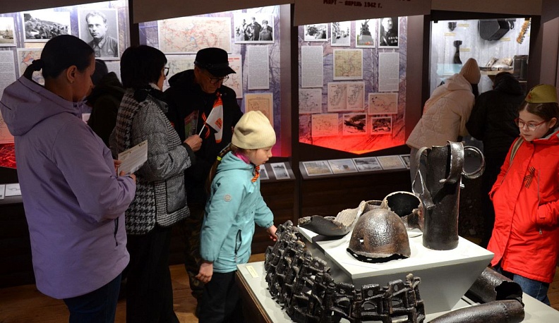 В Юхнове состоялся автопробег по боевым местам