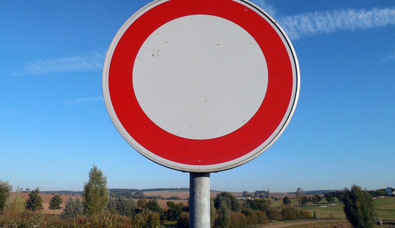 В Козельске убрали незаконный дорожный знак