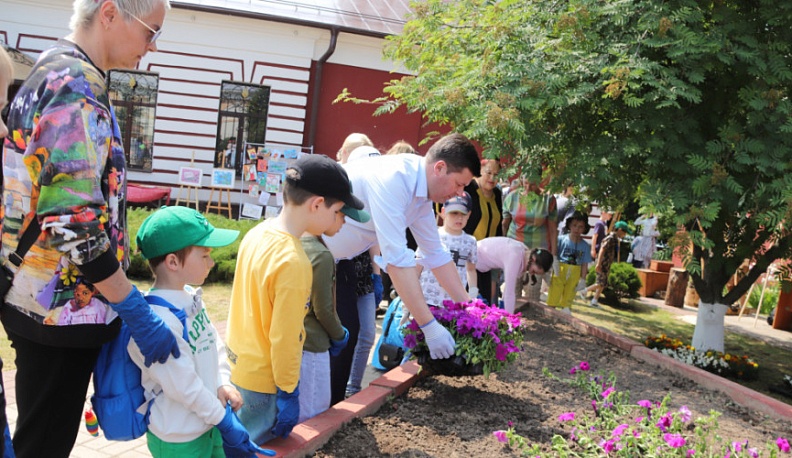 В День защиты детей в Калуге у стен Никитского храма прошел праздник «Все лучшее детям»