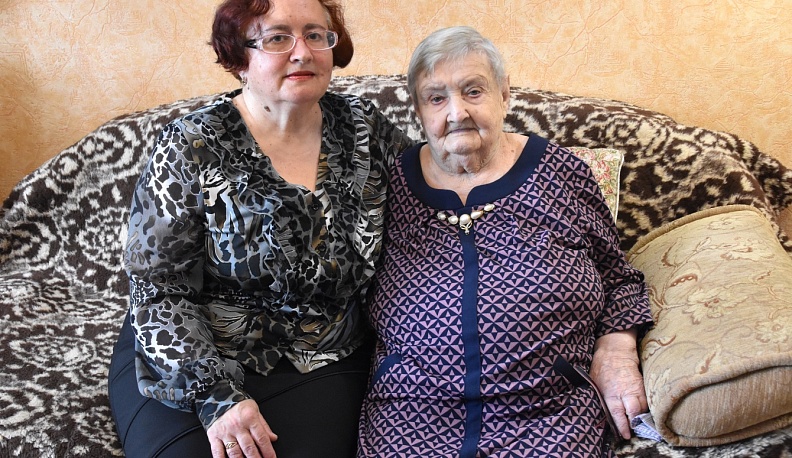 Труженик тыла Зоя Коврова из Людинова отправила письмо участникам СВО