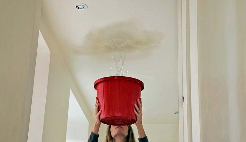 Калужане стали чаще жаловаться в ЦУР на состояние дорог, соцзащиту и протечку крыш