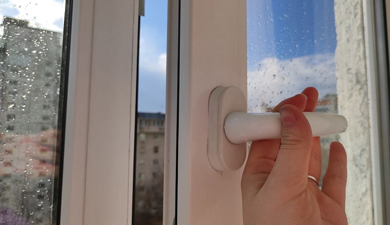 В калужском Дворце спорта 11-летняя спортсменка получила травмы при попытке открыть окно