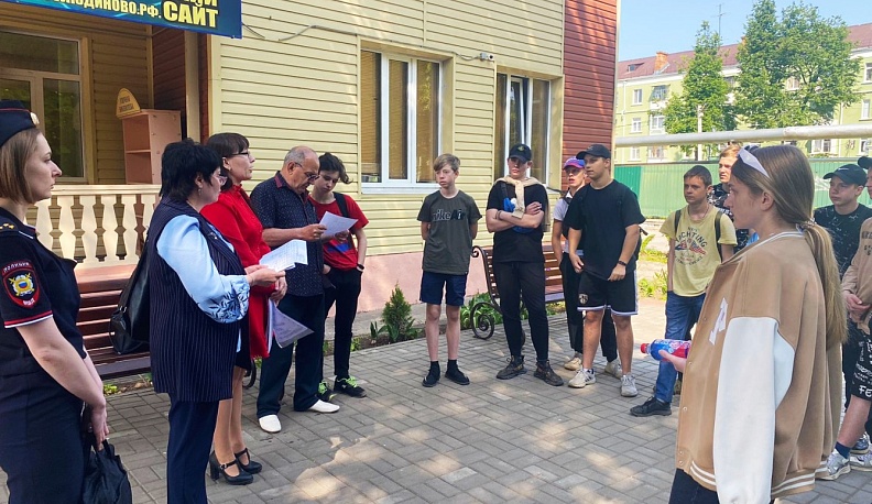 В Людинове проходит профильная смена для трудных подростков