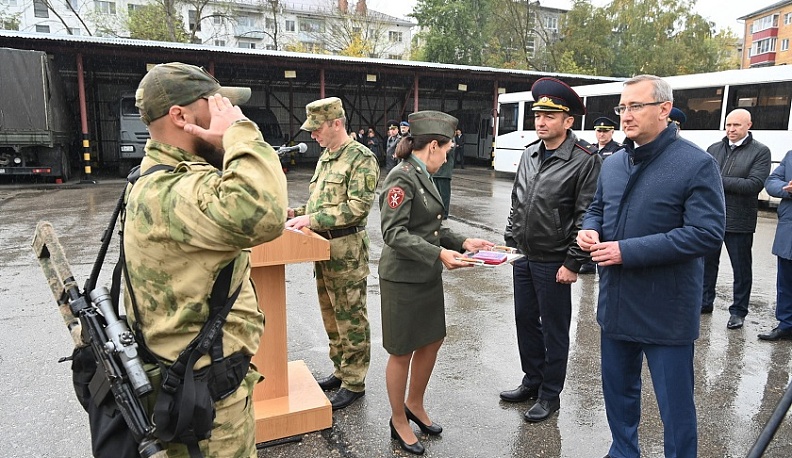 В Калугу вернулись после выполнения задач спецоперации на Украине сотрудники СОБРа и ОМОНа
