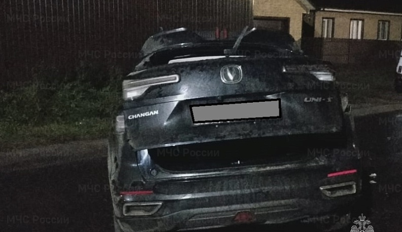 В Хвастовичах автомобиль съехал в кювет и перевернулся