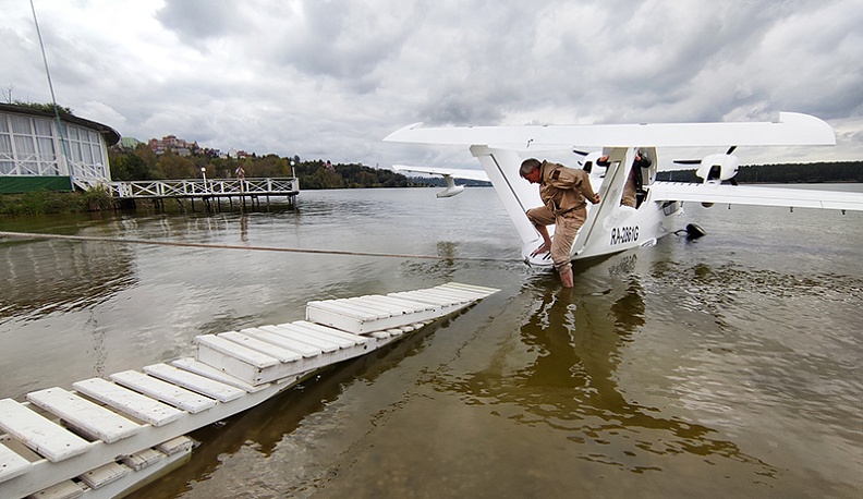 В Калуге на водохранилище сел самолёт-амфибия