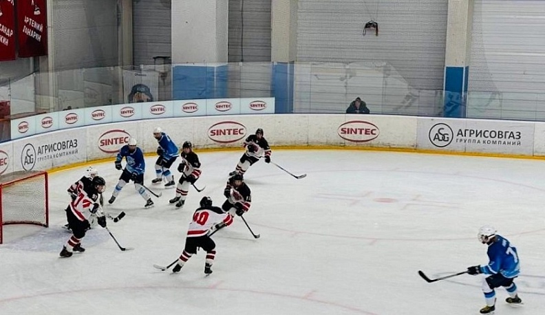 Калужские хоккеисты провели последние матчи в 2024 году