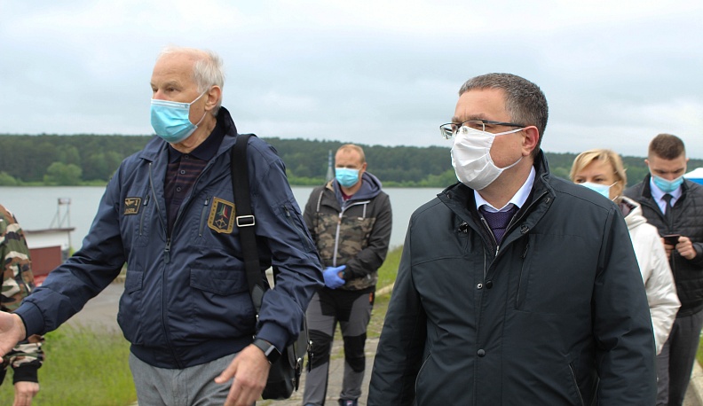 Дмитрий Денисов проконтролировал благоустройство набережной Яченского водохранилища