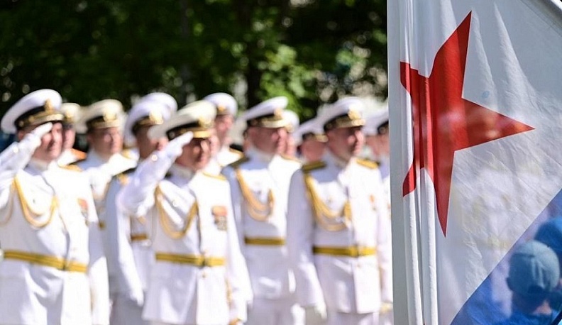 Владислав Шапша поздравил калужан с днем ВМФ