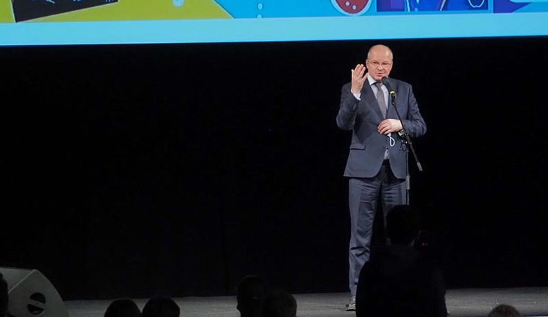 Школьники России показывают в Калуге «Плоды науки»