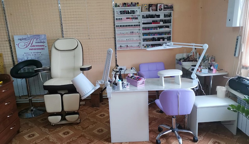 Соцконтракт помог двум калужанкам открыть кабинеты ногтевого сервиса