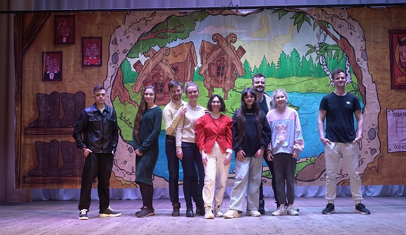 Калужский Театр села посетил с гастролями Приволжск, Плес и Суздаль