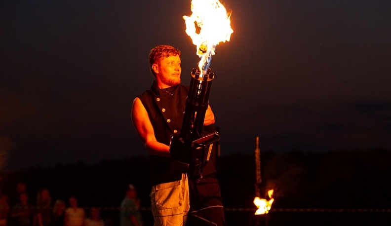 В Калуге День молодёжи отметили флешмобом и поеданием пиццы на скорость