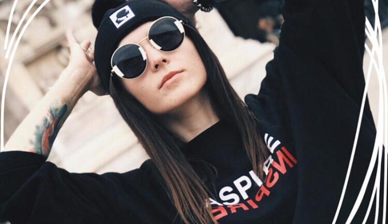 Тату-мастер забьет здание на въезде в Калугу изображением Гагарина