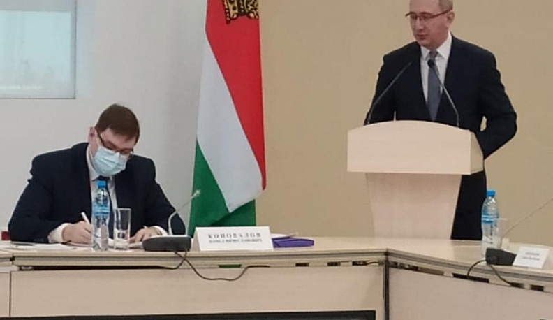 Владислав Шапша призвал не рассчитывать только на пособия при решении проблемы занятости населения