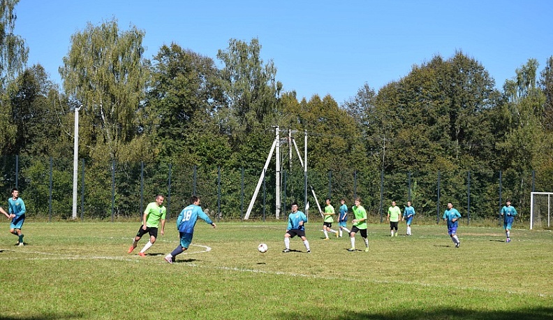 В Тарусском районе открыли новое футбольное поле