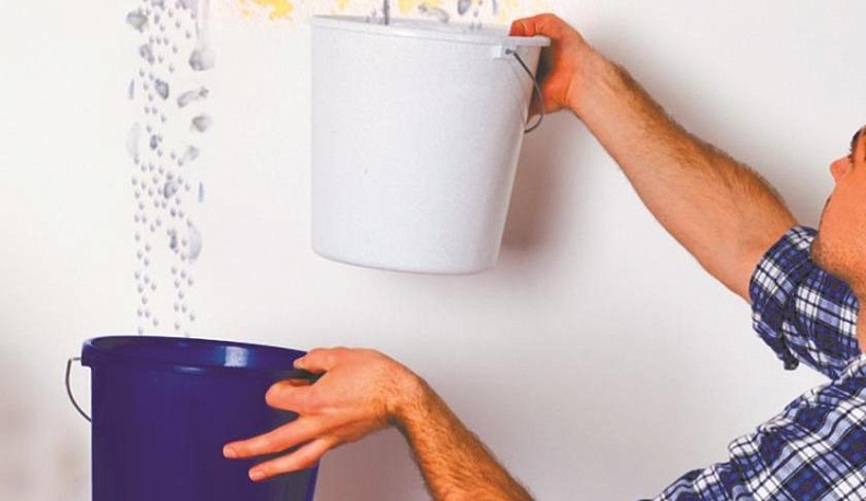 Начальник жилищной инспекции Калуги назвал причины протекания крыш