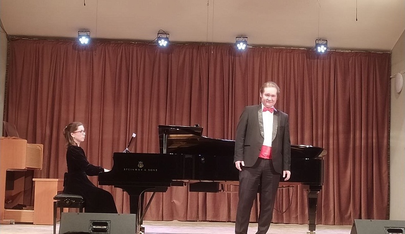 В калужском Доме музыки прошел инклюзивный концерт в рамках музыкально-просветительского проекта «Путь к свету»