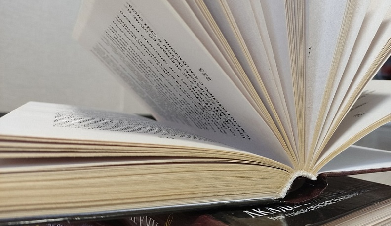 Калугастат передал 174 книги для библиотек Донецкой и Луганской народных республик