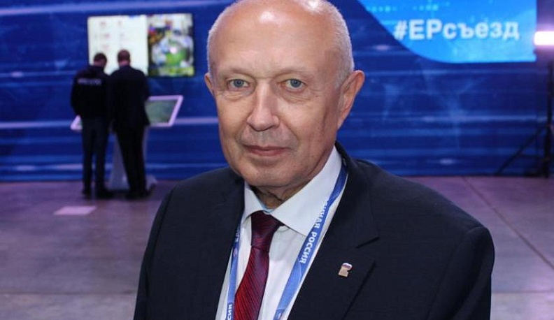 Виктор Бабурин поздравил жителей Калужской области с праздником 