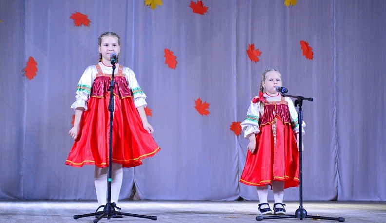 В Людинове прошёл детский фестиваль-конкурс «Кузьминки-осенинки»