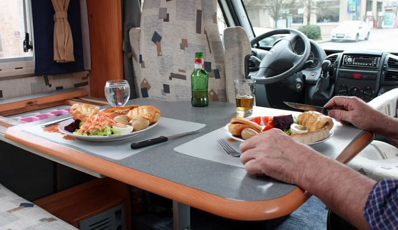 Губернатор позавтракает с перевозчиками