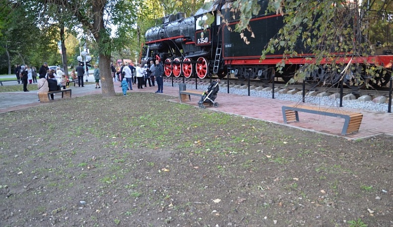 В Калуге торжественно открыли обновленный сквер у памятника паровозу Л-3540