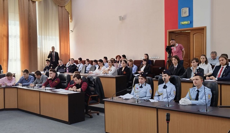 Третий этап «Калужской лиги дебатов» прошёл под знаком 80-летия Победы