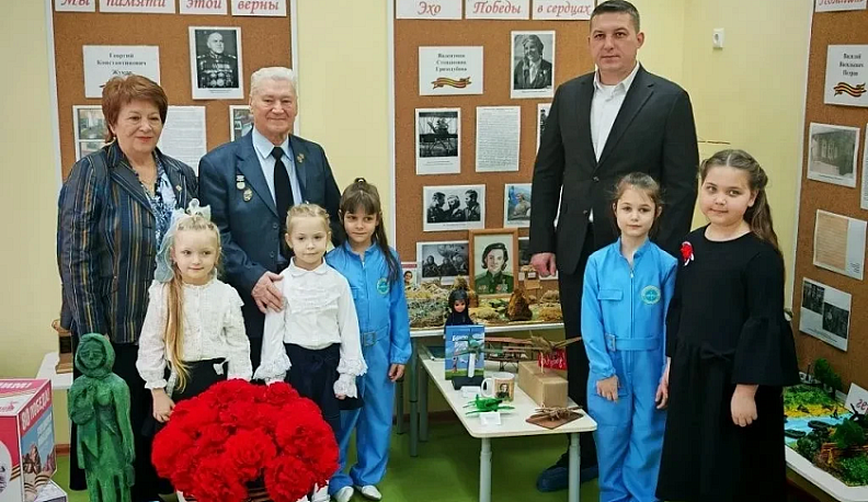 В Малоярославце летчик-испытатель встретился с детьми