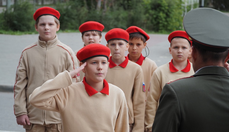 Ряды юнармейского движения Калуги пополнились новыми участниками