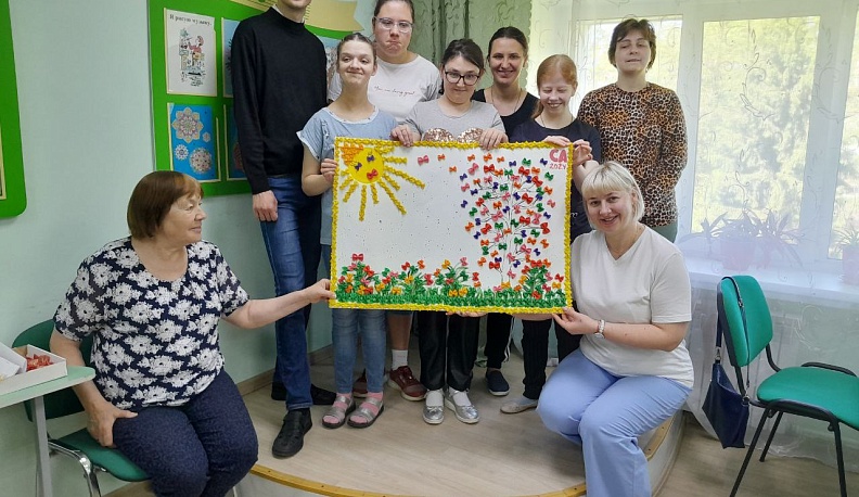 Владислав Шапша поздравил социальных работников с профессиональным праздником 