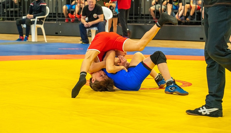 В Обнинске начала работу секция вольной борьбы для детей 9-14 лет