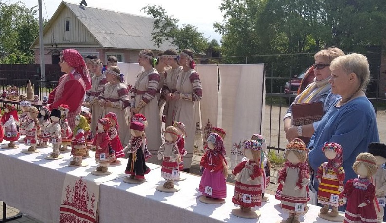 В Барятинском районе презентовали книгу «Традиционный народный костюм Калужской области»