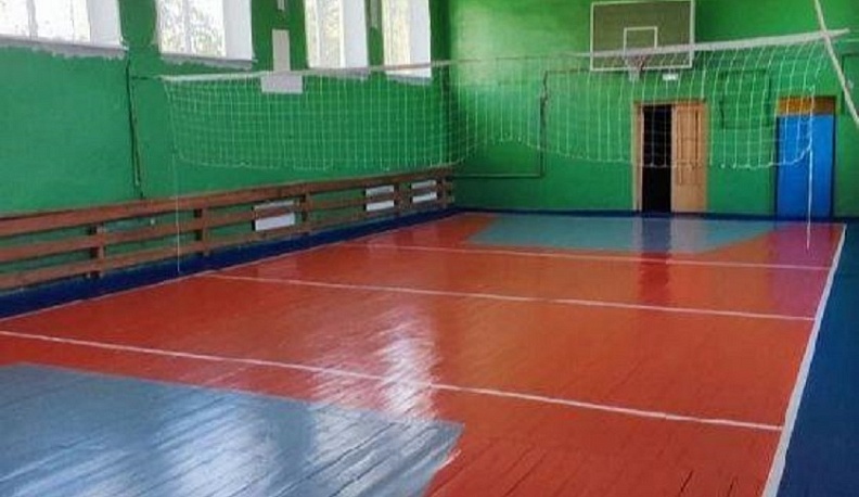 Спортзал в школе Дзержинского района обновили по программе школьных инициатив
