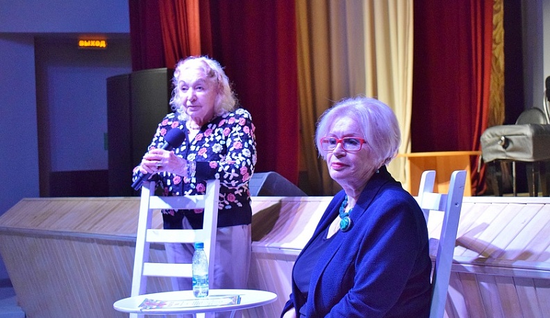 Представительница рода Натальи Гончаровой провела литературную гостиную в Тарусе